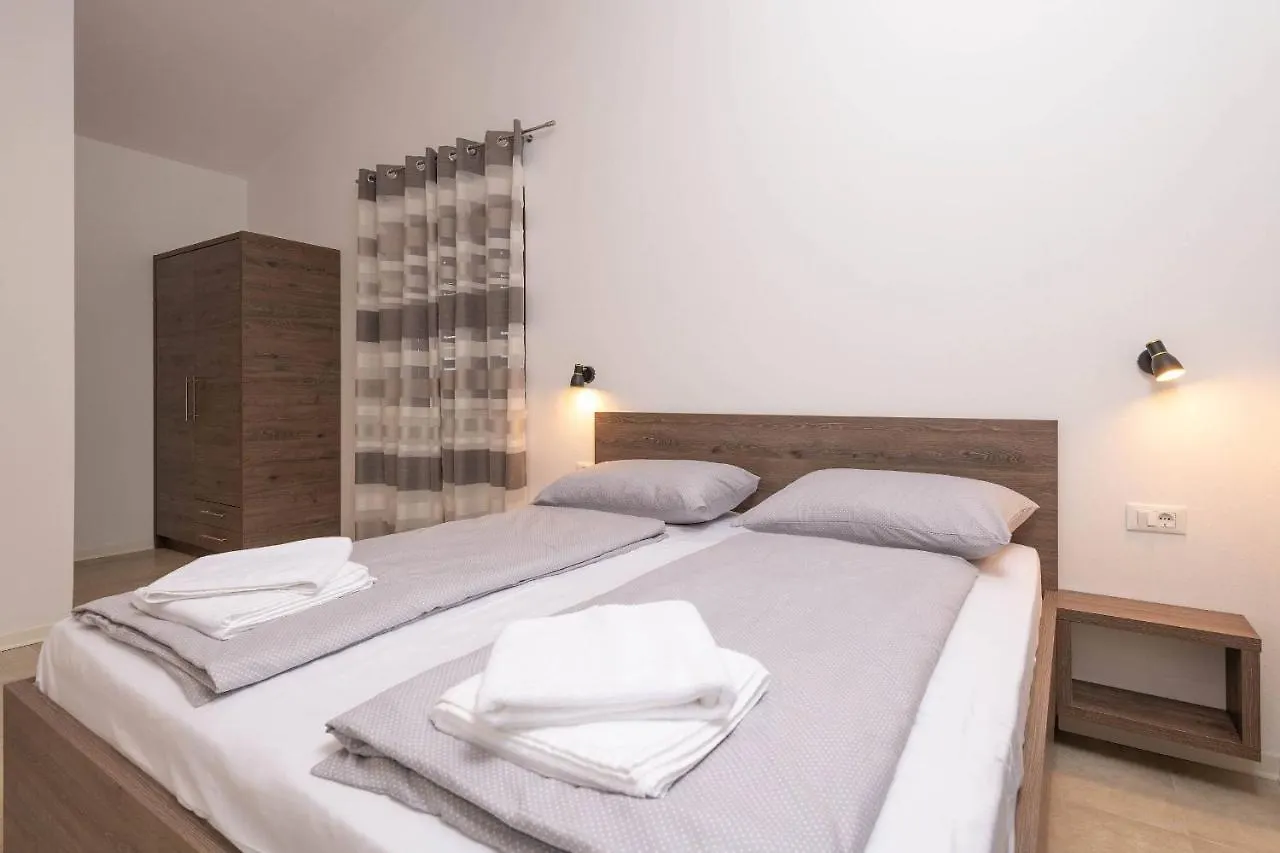 Holiday House Evida