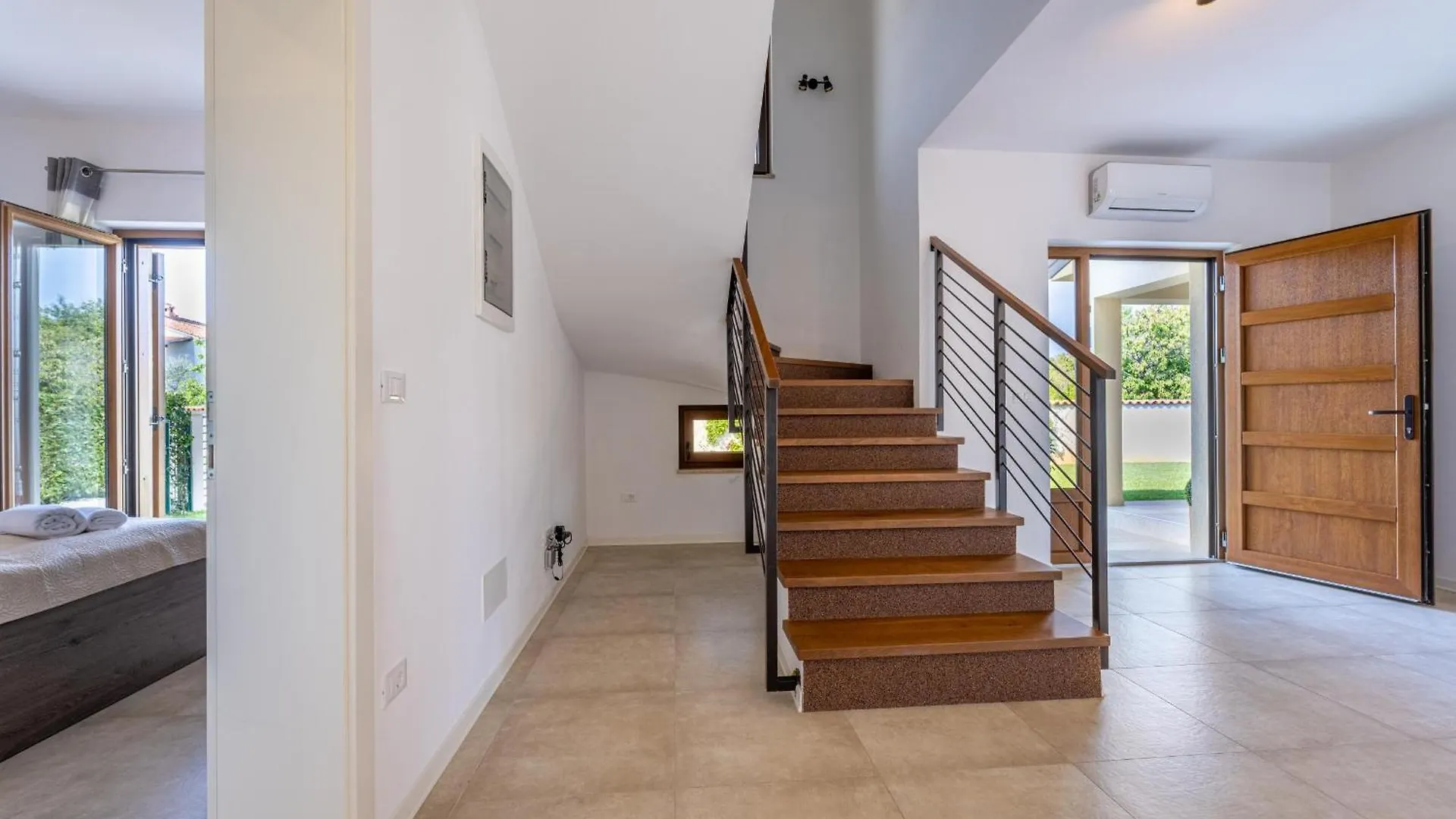Holiday House Evida