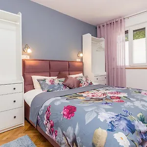 Twins Apartment