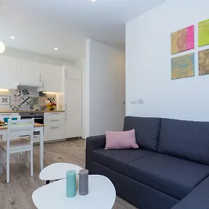 Lea Old Town Apartment